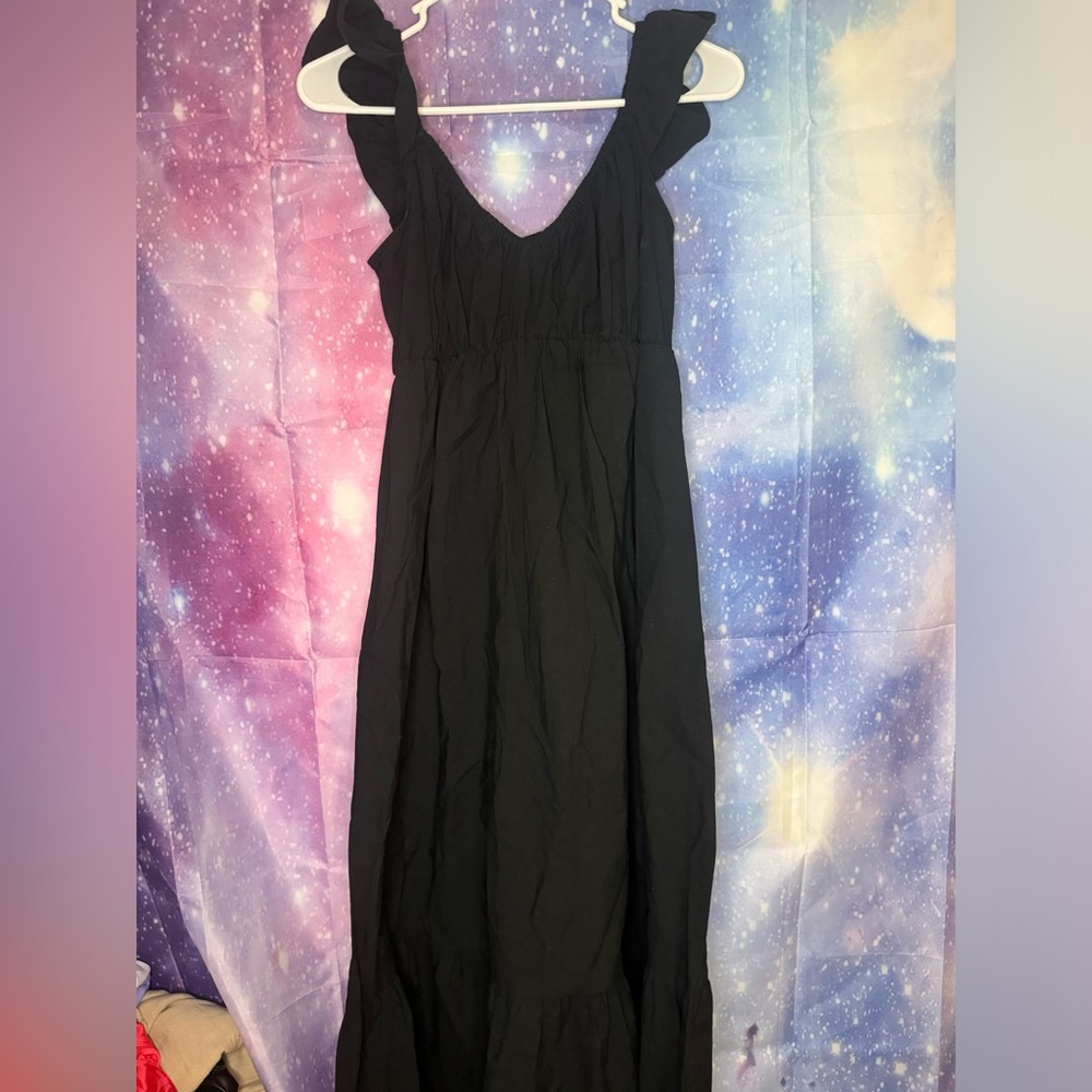 New universal thread black maxi dress 🛍
